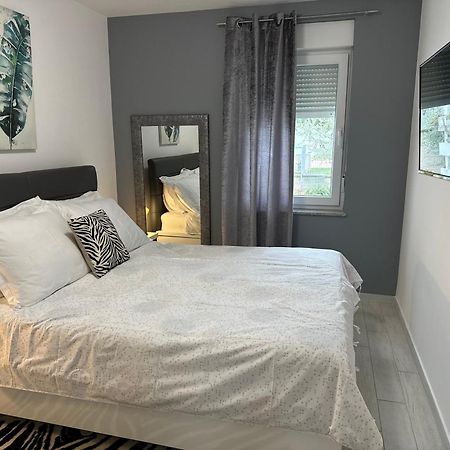 Apartman Magnolija Umag Luaran gambar